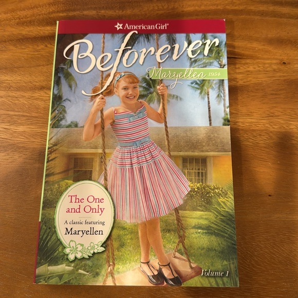 American Girl Doll Maryellen Larkin EUC and book - Picture 5 of 13